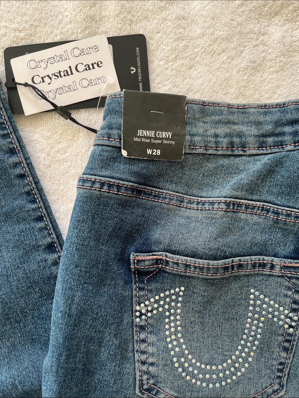 True Religion Jennie Curvy Mid Rise super Skinny w/Studded Horseshoe Pockets -28